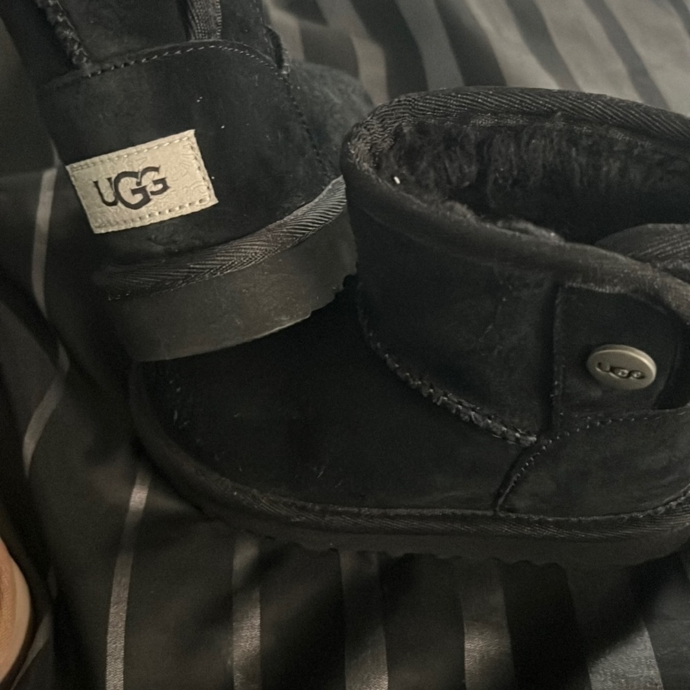 Uggs toddler short boots